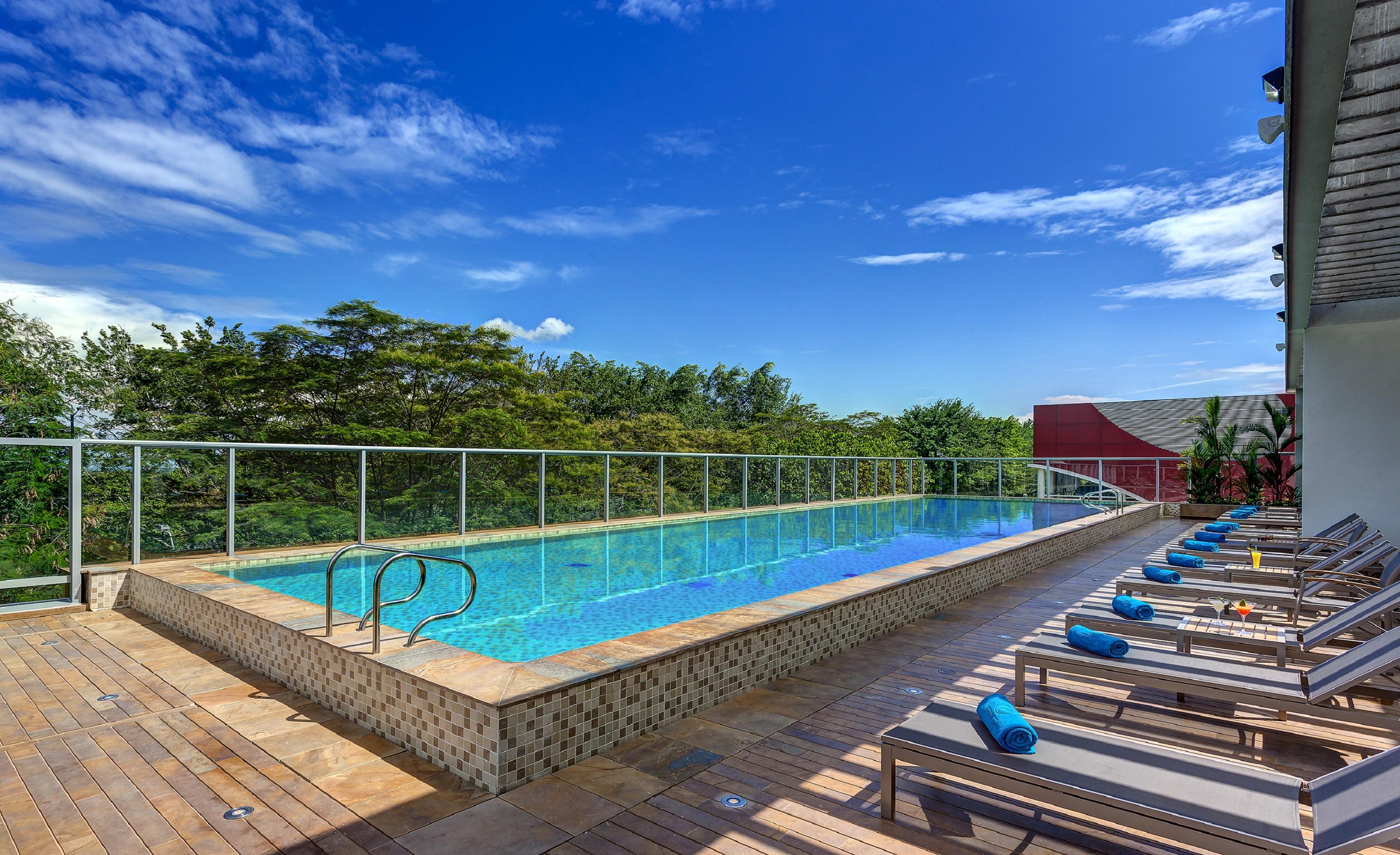 Estelar Villavicencio Hotel & Centro De Convenciones Exterior photo The swimming pool at the hotel