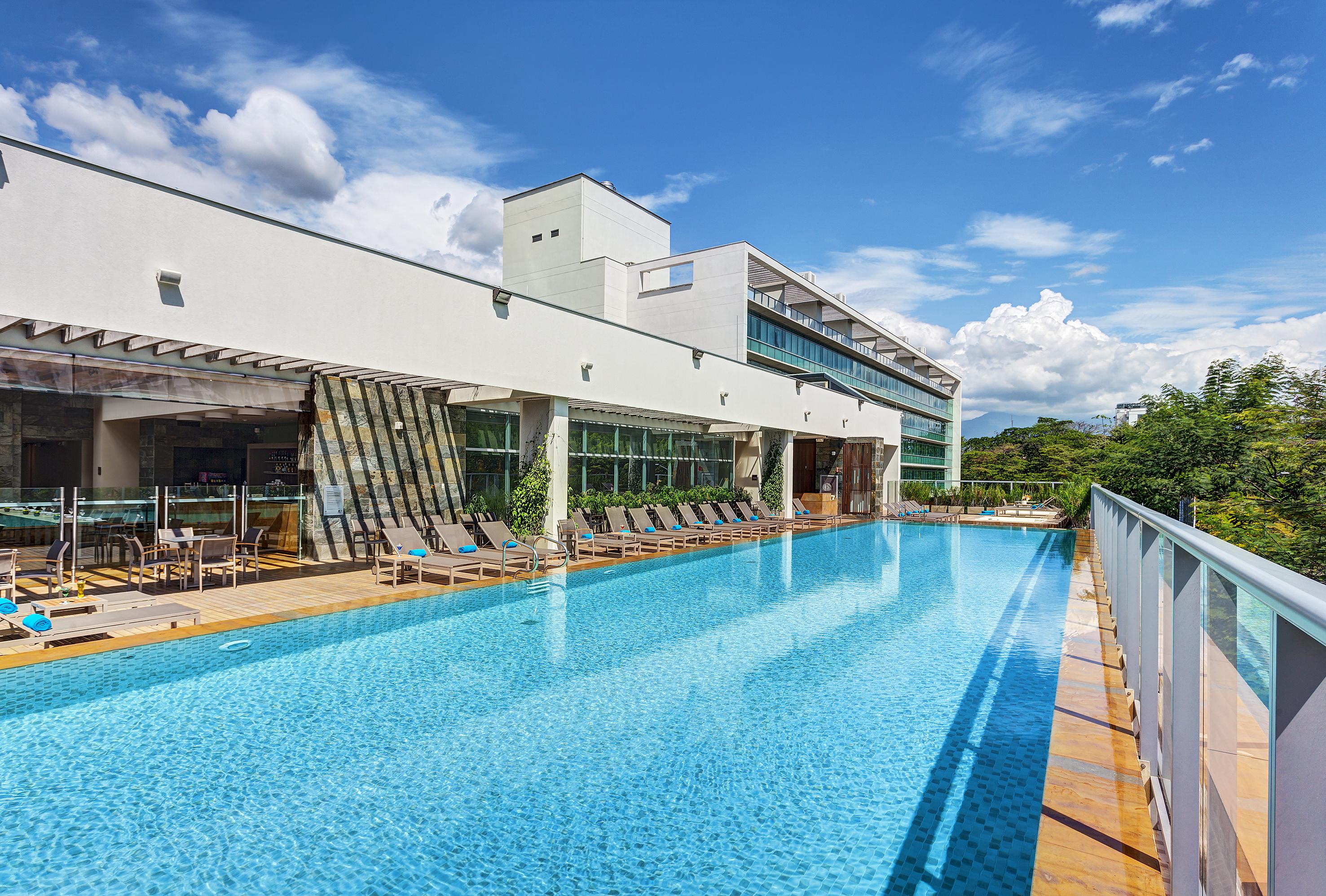 Estelar Villavicencio Hotel & Centro De Convenciones Exterior photo The swimming pool at the hotel