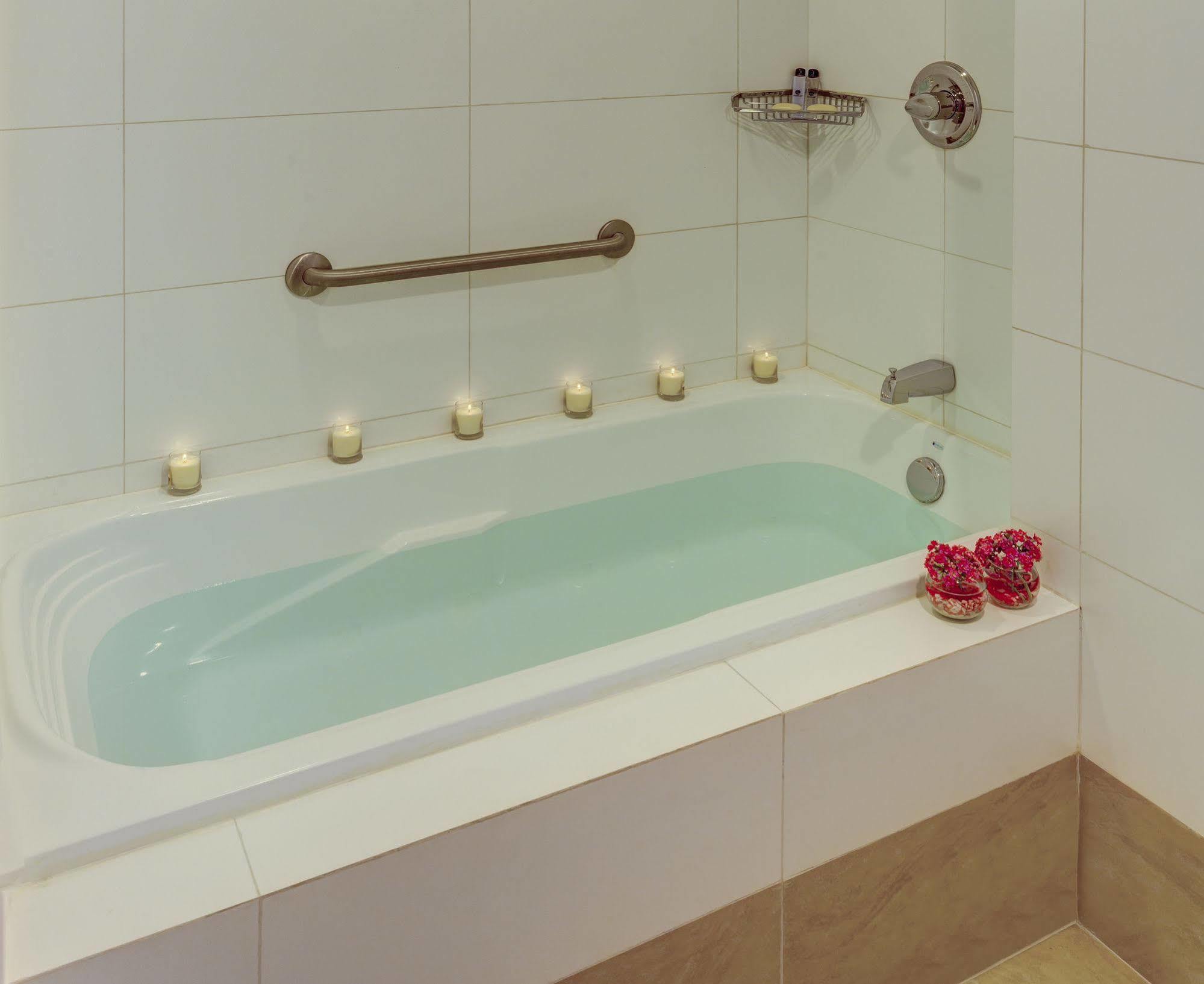 Estelar Villavicencio Hotel & Centro De Convenciones Exterior photo A bathtub